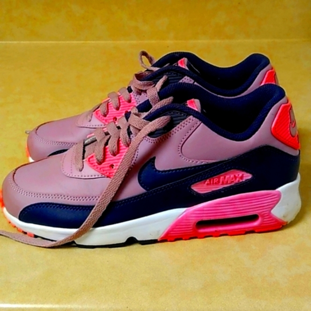 Nike Air Max 90 Size 6.5